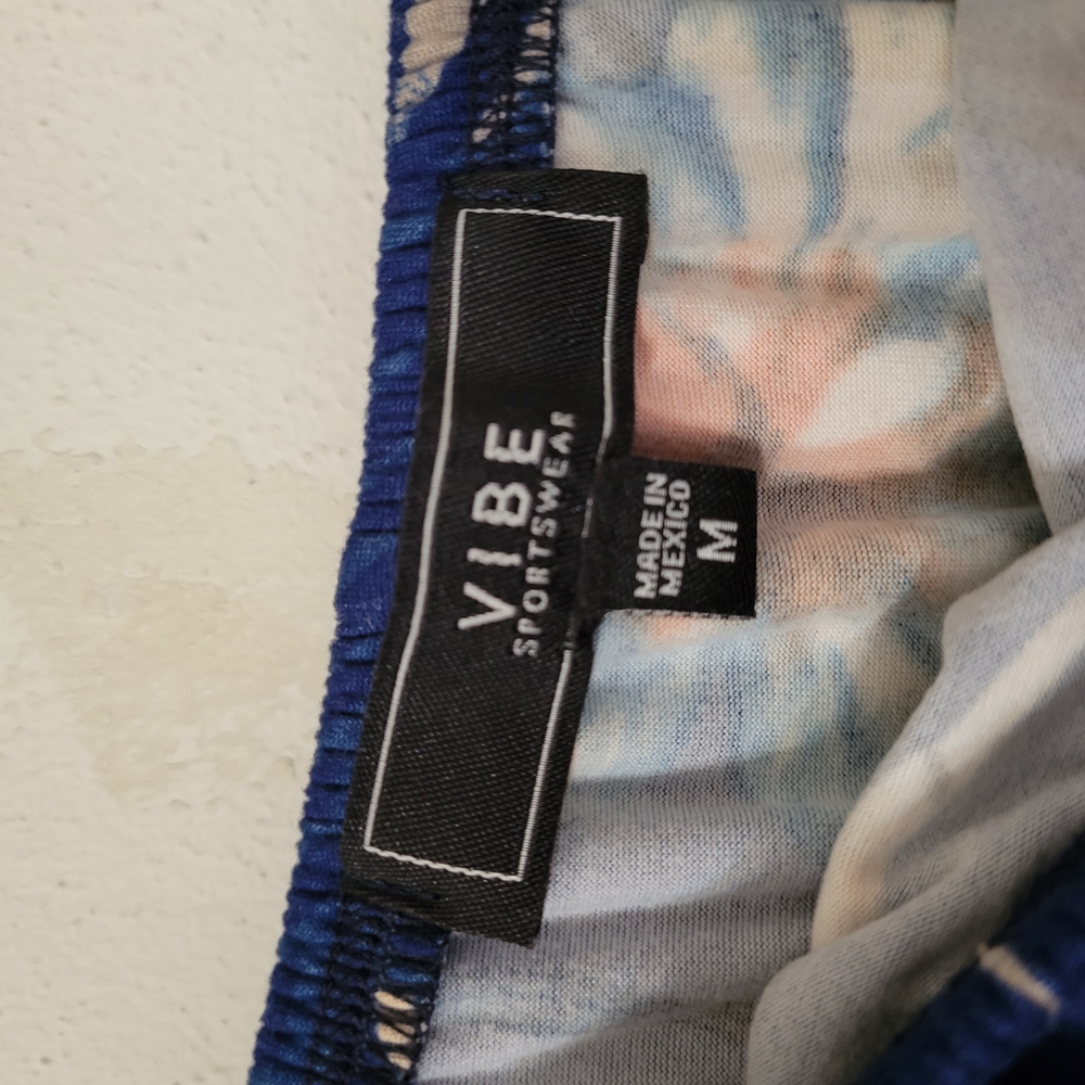 VIBE Sportswear Blue Floral Top Buttery Soft 🌴⛵️ - Picture 6 of 6
